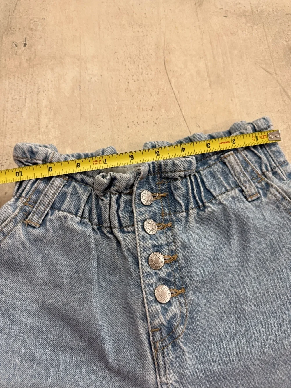 Forever 21 Girls Light Wash Distressed Straight Leg Jeans Size 9/10